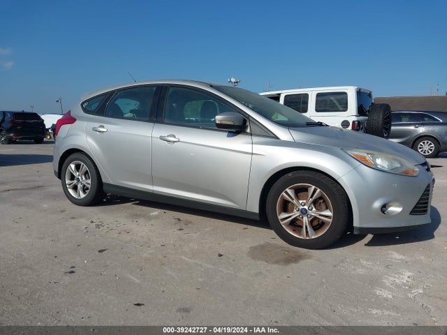 Ford FOCUS SE 2014 1FADP3K21EL325734 Image 1