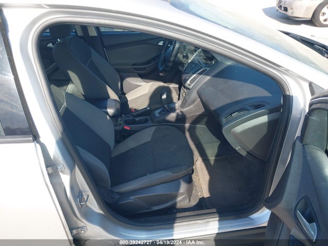 Ford FOCUS SE 2014 1FADP3K21EL325734 Image 5