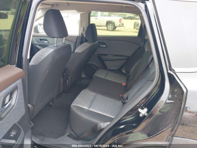 JN8BT3BA4PW415955 Nissan Rogue Sv Fwd