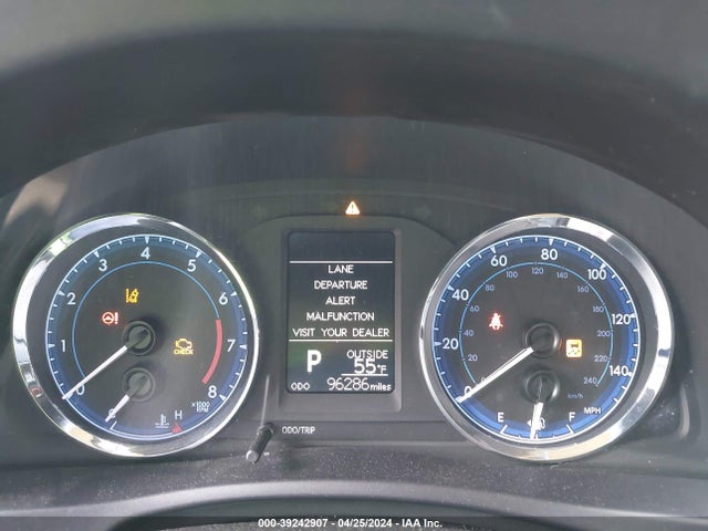 Toyota COROLLA LE 2018 5YFBURHE1JP767526 Image 16