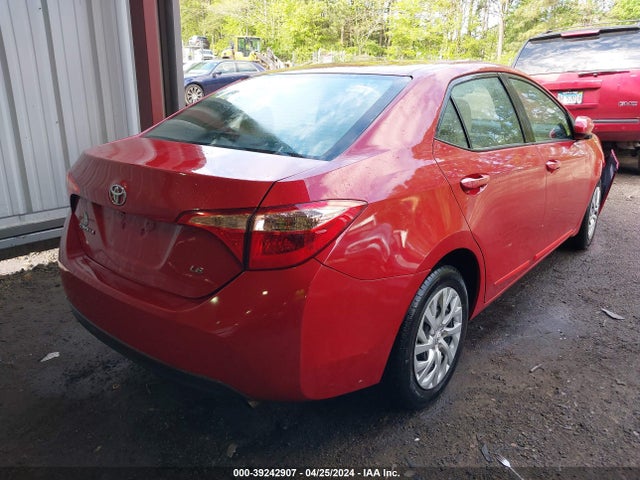 Toyota COROLLA LE 2018 5YFBURHE1JP767526 Image 4