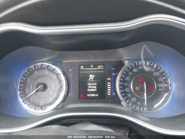 1C3CCCAB3FN707731 Chrysler 200 Limited