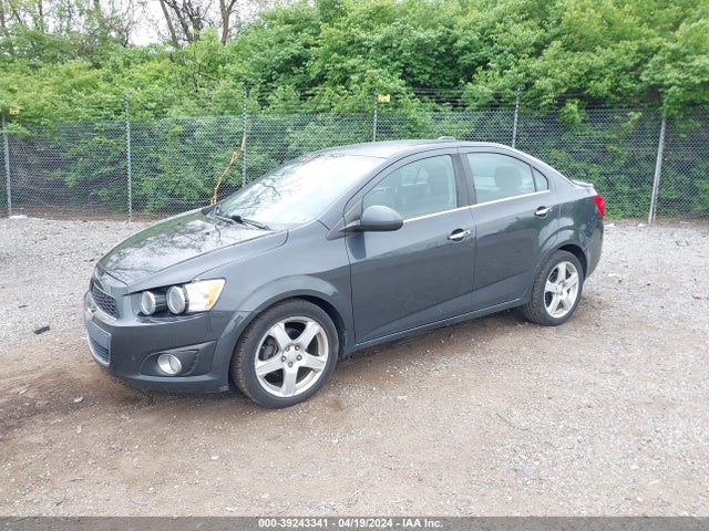 Chevrolet Sonic Ltz Auto 2015 1G1JE5SB4F4212413 Image 2