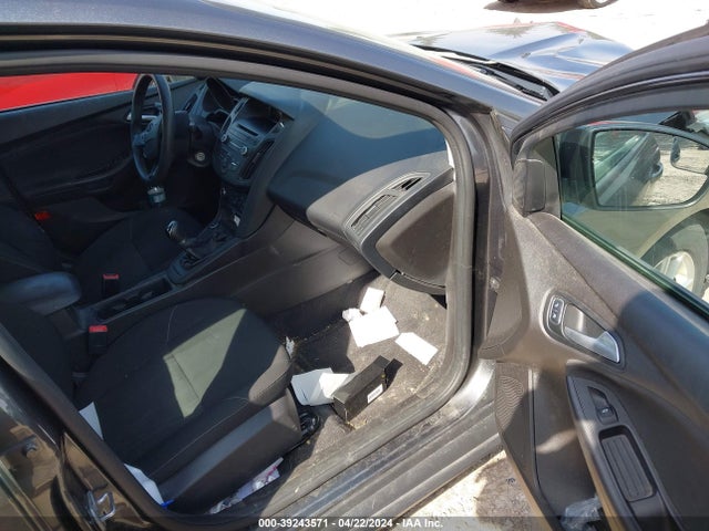 Ford FOCUS SE 2016 1FADP3F21GL357919 Image 5