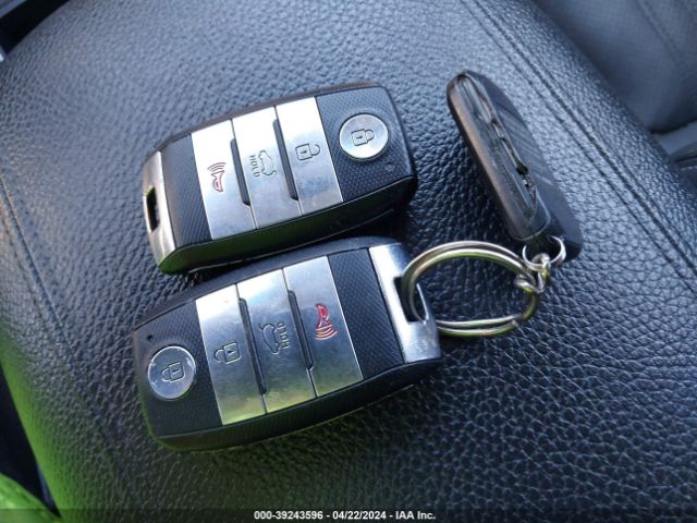 5XYKUDA7XFG602665 KIA Sorento Ex V6