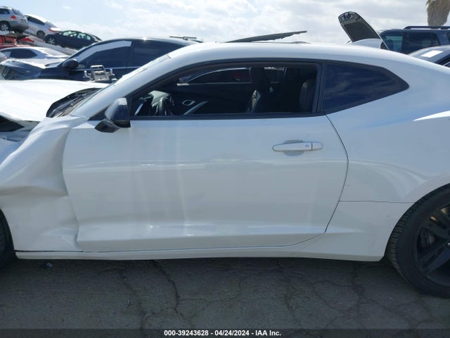 Chevrolet CAMARO 2SS 2018 1G1FH1R79J0107454 Image 15