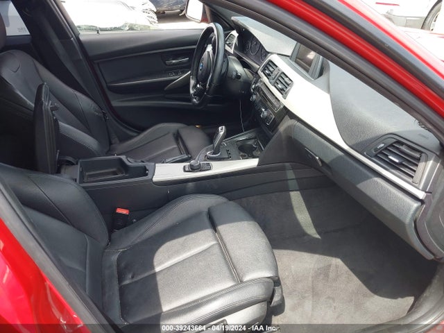 BMW 320i 2016 WBA8E1G51GNU11705 Image 5