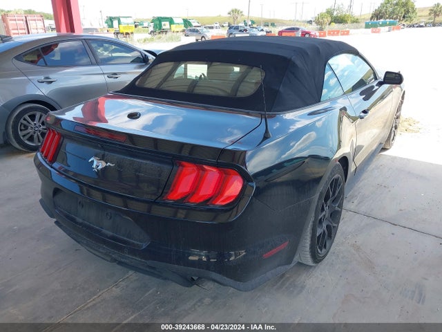Ford Mustang Ecoboost 2018 1FATP8UH9J5161061 Image 4