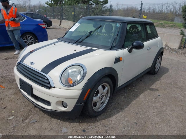 2008 MINI COOPER WMWMF33598TT65101 Photo 1
