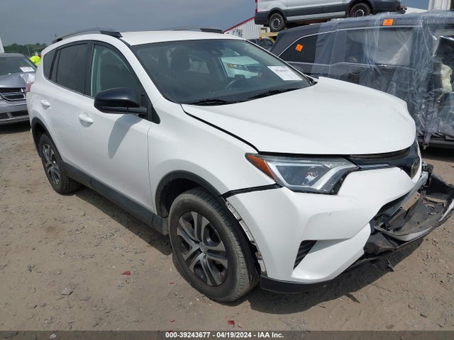 Toyota RAV4 LE 2018 2T3ZFREV4JW521010 Image 1