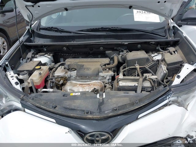 Toyota RAV4 LE 2018 2T3ZFREV4JW521010 Image 10