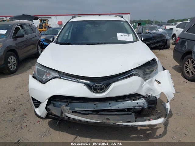 Toyota RAV4 LE 2018 2T3ZFREV4JW521010 Image 12