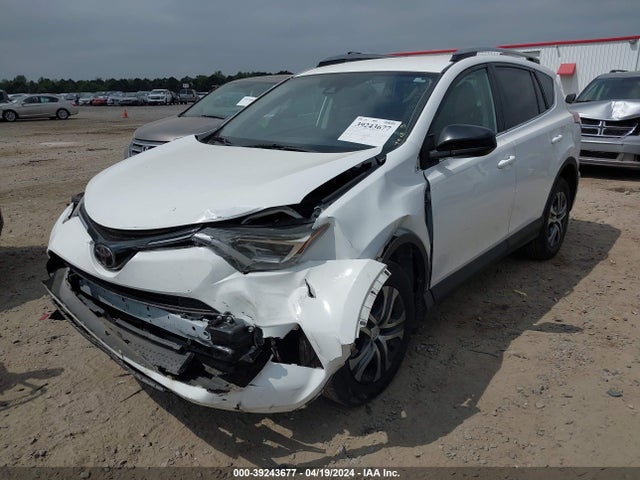 Toyota RAV4 LE 2018 2T3ZFREV4JW521010 Image 2