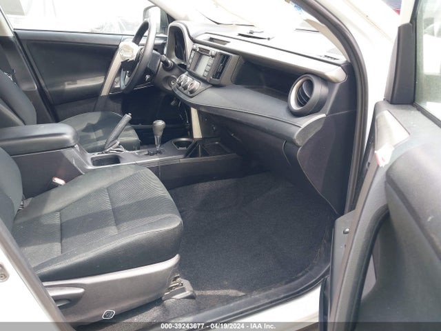 Toyota RAV4 LE 2018 2T3ZFREV4JW521010 Image 5