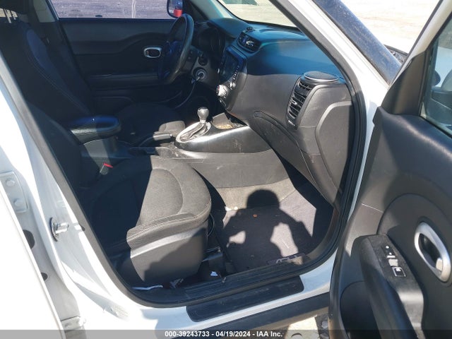 KIA SOUL + 2018 KNDJP3A56J7900910 Image 5