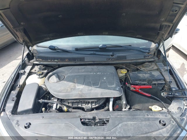 Chrysler 200 C 2015 1C3CCCCG3FN509885 Image 10