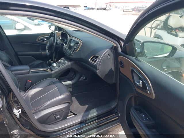 Chrysler 200 C 2015 1C3CCCCG3FN509885 Image 5
