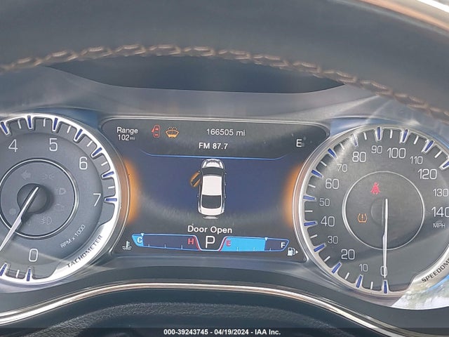 Chrysler 200 C 2015 1C3CCCCG3FN509885 Image 7