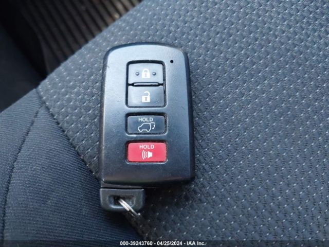 2T3RFREV5JW735701 Toyota Rav4 Xle