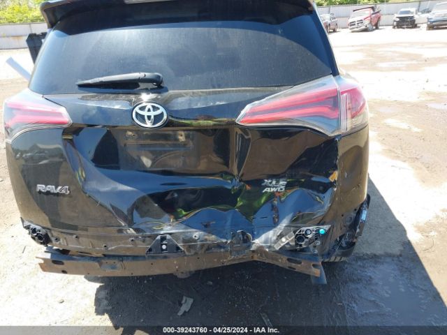 2T3RFREV5JW735701 Toyota Rav4 Xle