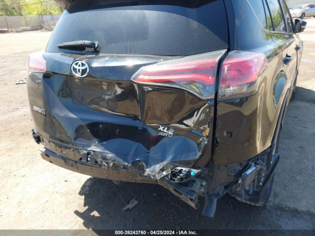 2T3RFREV5JW735701 Toyota Rav4 Xle