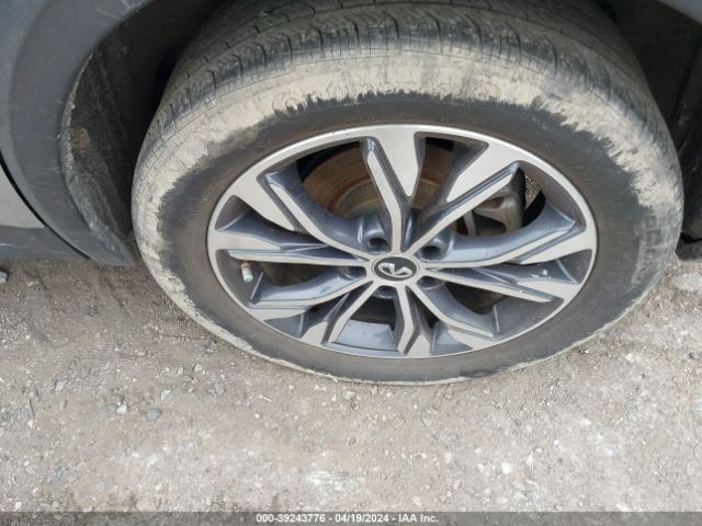 SJKCH5CR7HA033903 Infiniti Qx30 Luxury