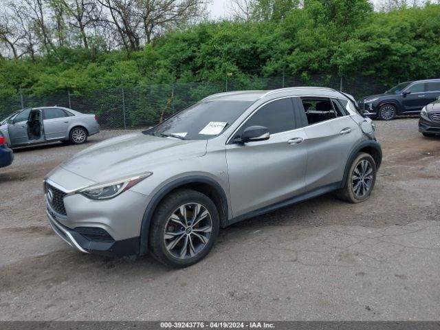 SJKCH5CR7HA033903 Infiniti Qx30 Luxury