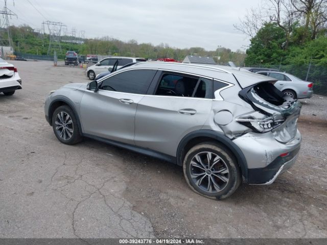SJKCH5CR7HA033903 Infiniti Qx30 Luxury