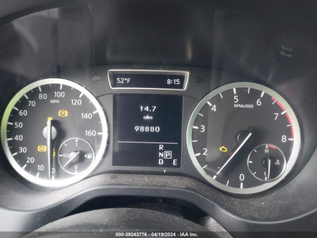 SJKCH5CR7HA033903 Infiniti Qx30 Luxury