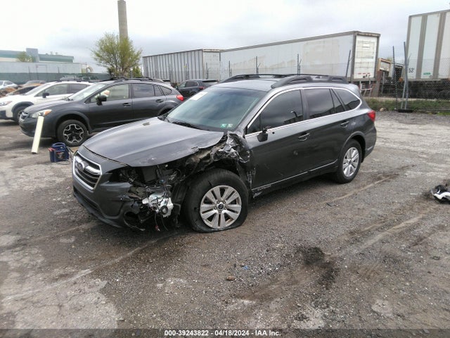 Subaru Outback 2.5i Premium 2018 4S4BSACC3J3249323 Image 2