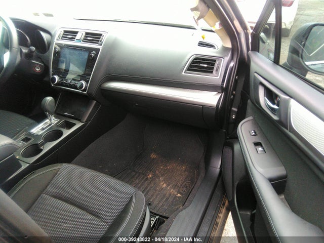Subaru Outback 2.5i Premium 2018 4S4BSACC3J3249323 Image 5
