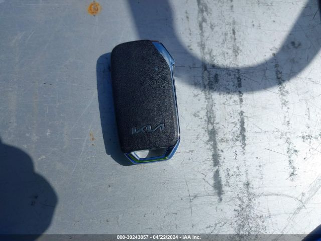 KNDCR3LE9R5157327 KIA NIRO EX