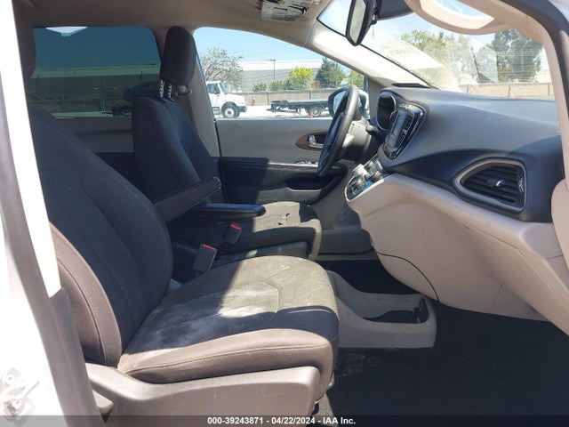 Chrysler Pacifica Lx 2017 2C4RC1CG2HR748280 Image 5