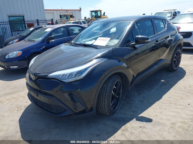 Toyota C-HR LE 2020 NMTKHMBX5LR115972 Image 2