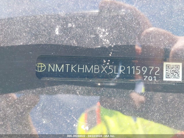 Toyota C-HR LE 2020 NMTKHMBX5LR115972 Image 9