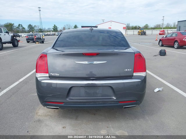 Chrysler 300 Anniversary Edition 2016 2C3CCAAG9GH190591 Image 17