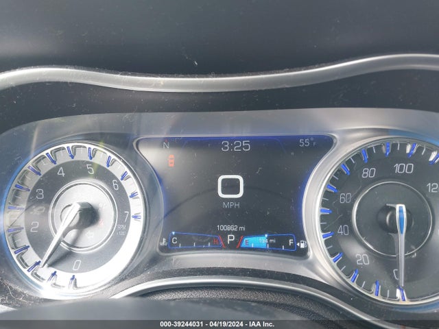 Chrysler 300 Anniversary Edition 2016 2C3CCAAG9GH190591 Image 7