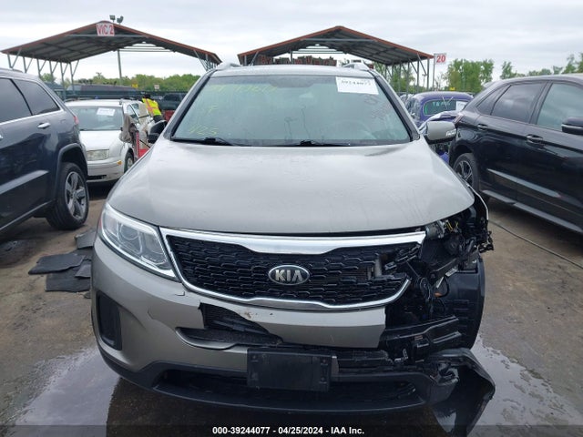 KIA Sorento Lx V6 2015 5XYKTDA72FG630561 Image 13