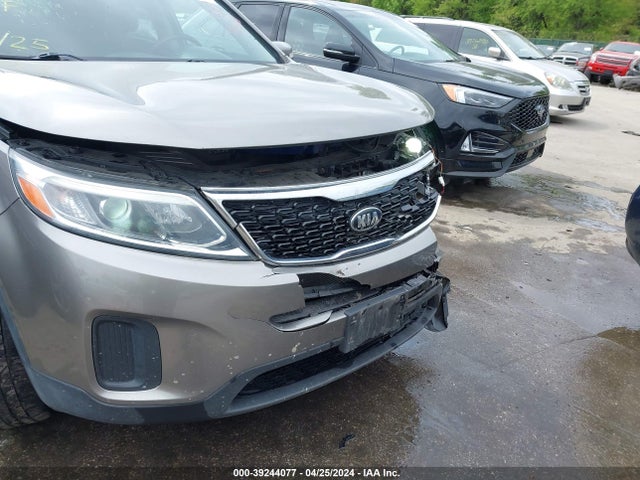 KIA Sorento Lx V6 2015 5XYKTDA72FG630561 Image 20