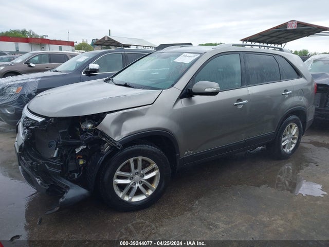 KIA Sorento Lx V6 2015 5XYKTDA72FG630561 Image 2