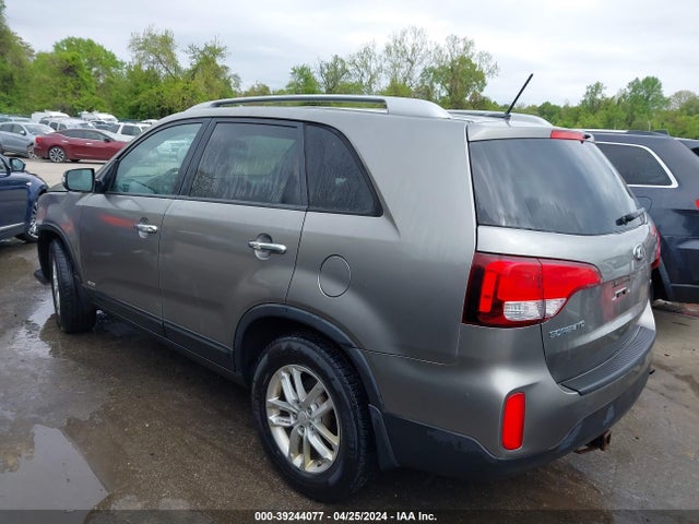 KIA Sorento Lx V6 2015 5XYKTDA72FG630561 Image 3