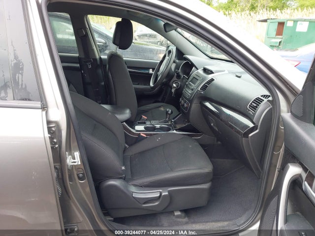 KIA Sorento Lx V6 2015 5XYKTDA72FG630561 Image 5