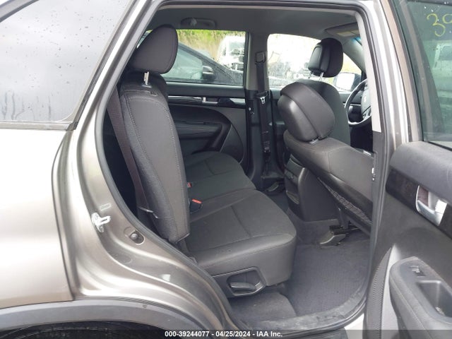 KIA Sorento Lx V6 2015 5XYKTDA72FG630561 Image 8