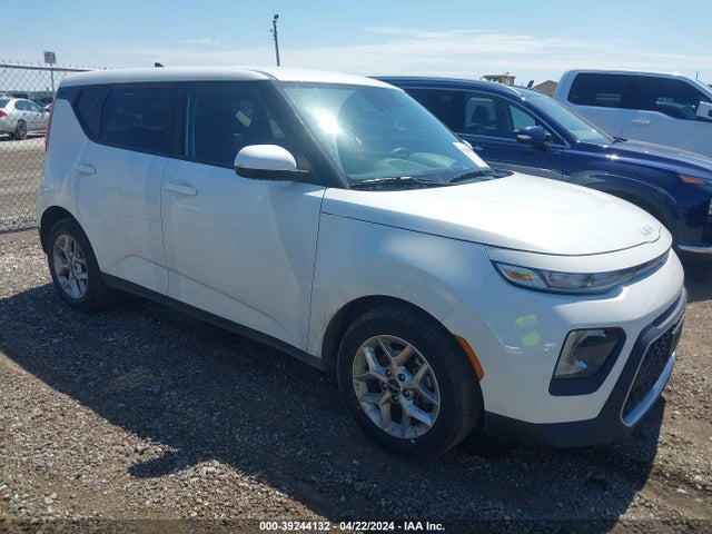 KIA SOUL LX 2022 KNDJ23AUXN7177722 Image 1