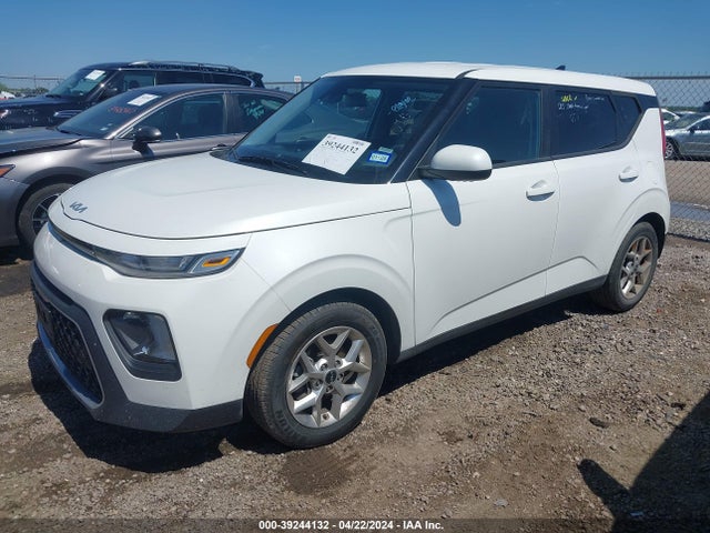 KIA SOUL LX 2022 KNDJ23AUXN7177722 Image 2