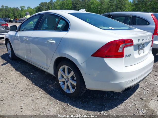2016 VOLVO S60 YV126MFK5G2394465 Photo 2