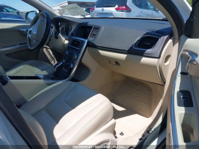 2016 VOLVO S60 YV126MFK5G2394465 Photo 4