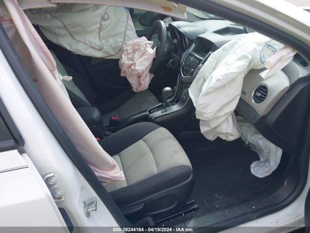 Chevrolet Cruze Ls Auto 2014 1G1PA5SH3E7144127 Image 5