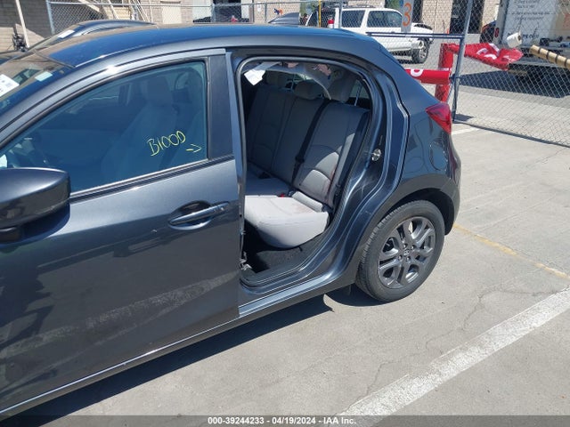 Toyota YARIS LE 2020 3MYDLBJV3LY700038 Image 6