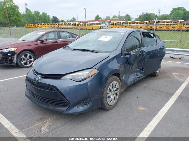 Toyota COROLLA LE 2018 2T1BURHE1JC991363 Image 2